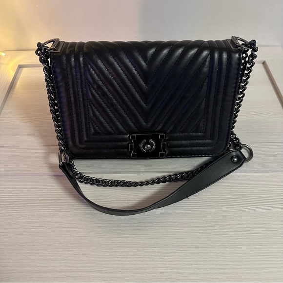 Boutique finds ✨ gorgeous black quilted purse - Picture 7 of 9